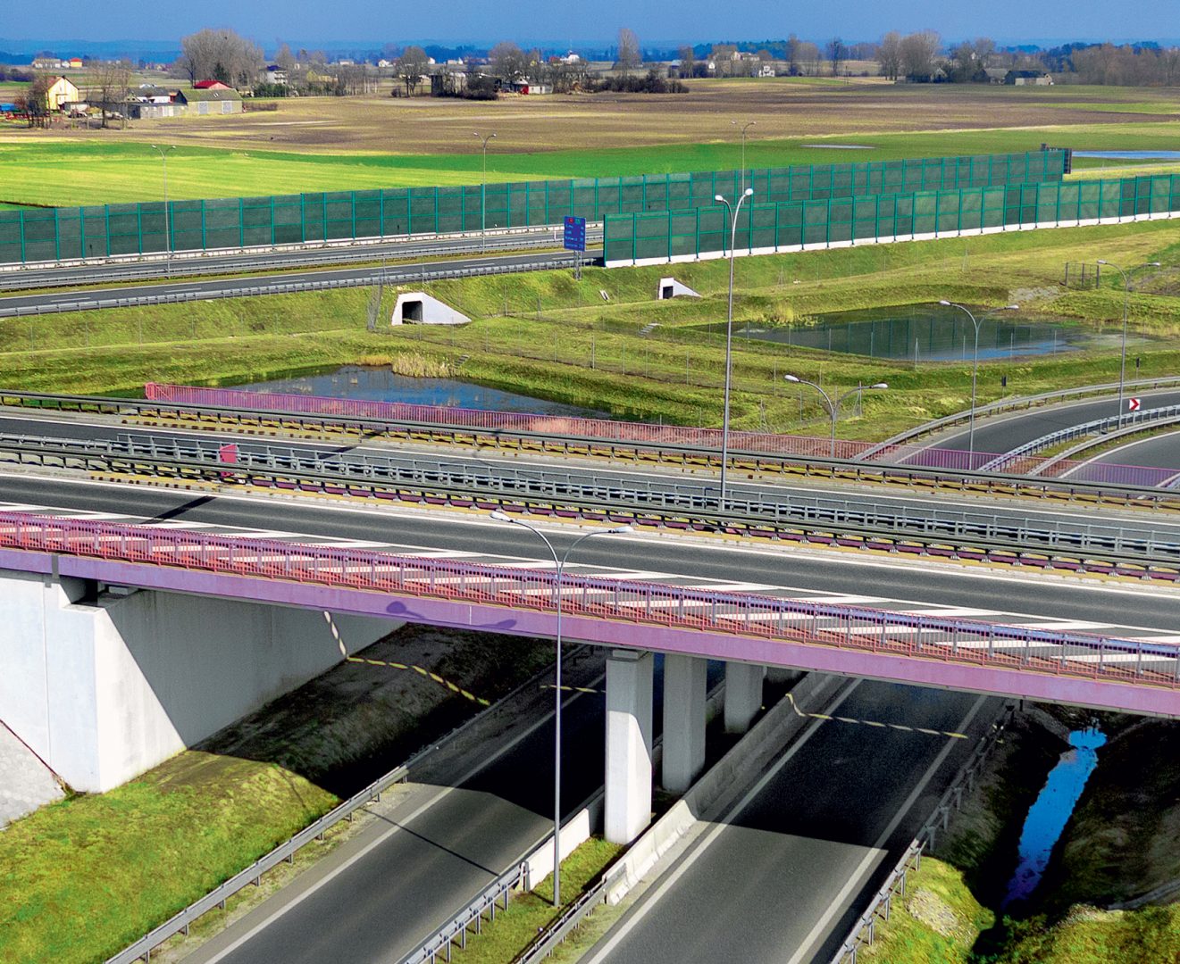 Obiekty inżynierskie na Autostradzie A1, Polska.
Inwestor: Generalna Dyrekcja Dróg Krajowych i Autostrad.